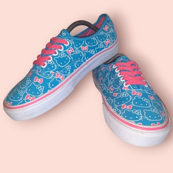 Vans Limited Edition Hello Kitty  Low Top Skate Shoe Sneakers, Size 10 - Picture 2 of 8